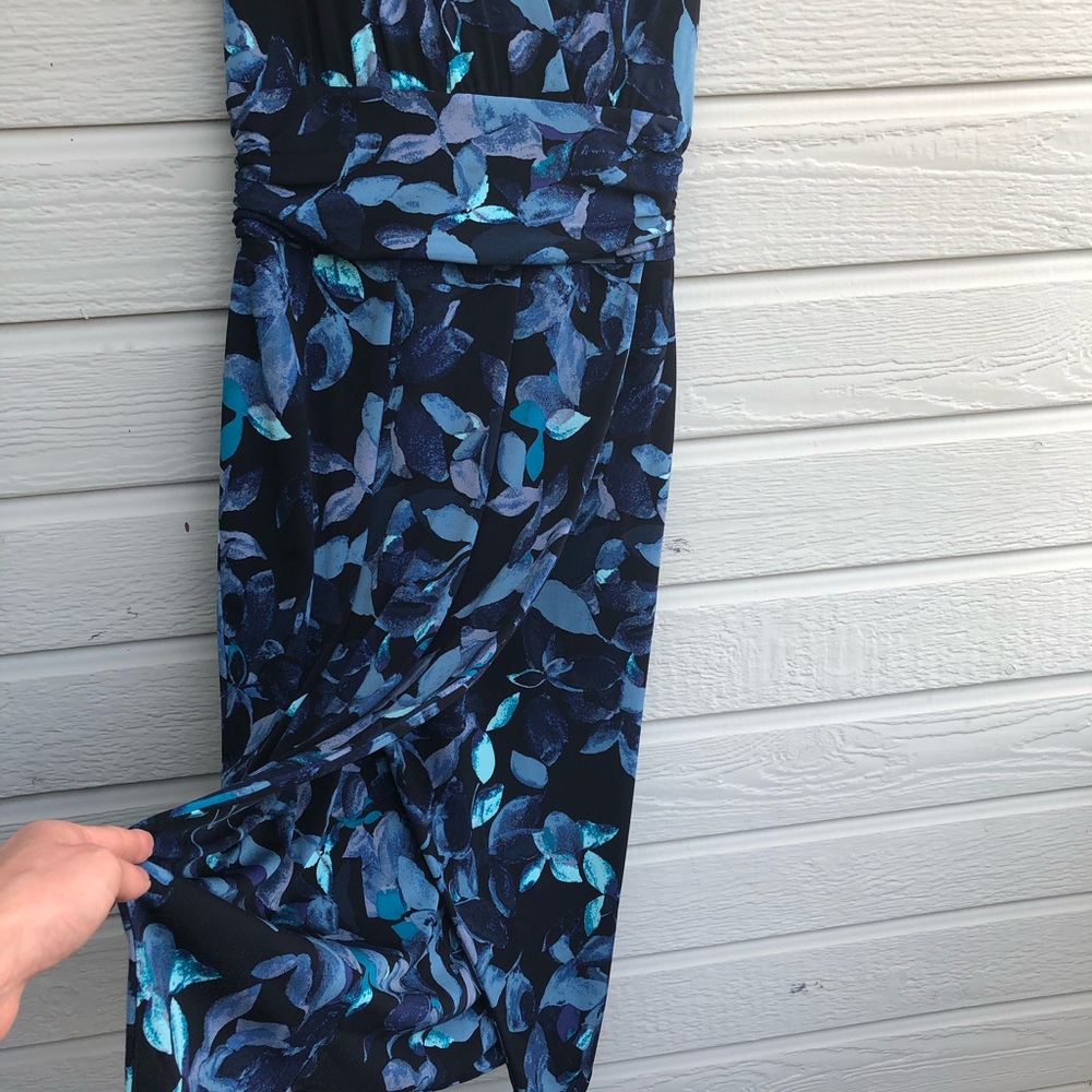 Dress - Picture 3 of 5